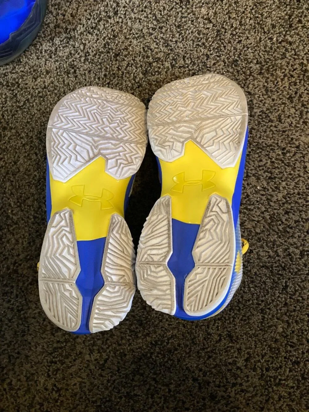 Under Armour High tops tennis shoes